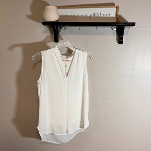 NWT Esqualo Women’s Off White Sheer Sleeveless Blouse Top Size 4 V-Neckline